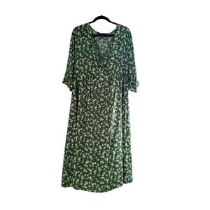 NWOT Bloomchic Midi Ditsy Flowers Dress Size 14-16